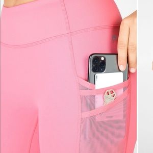 Brand new SOLD OUT trinity mid rise 7/8 leggings